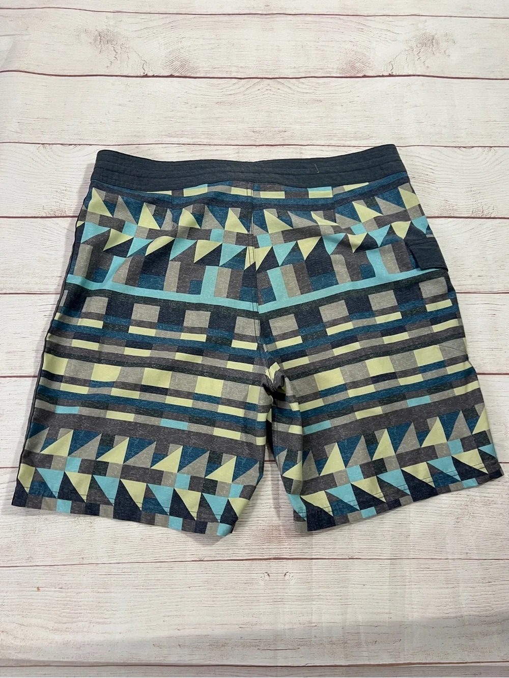 Prana Men’s Sander Boardshort - size 33 - swim surf beach blue gray geo shorts